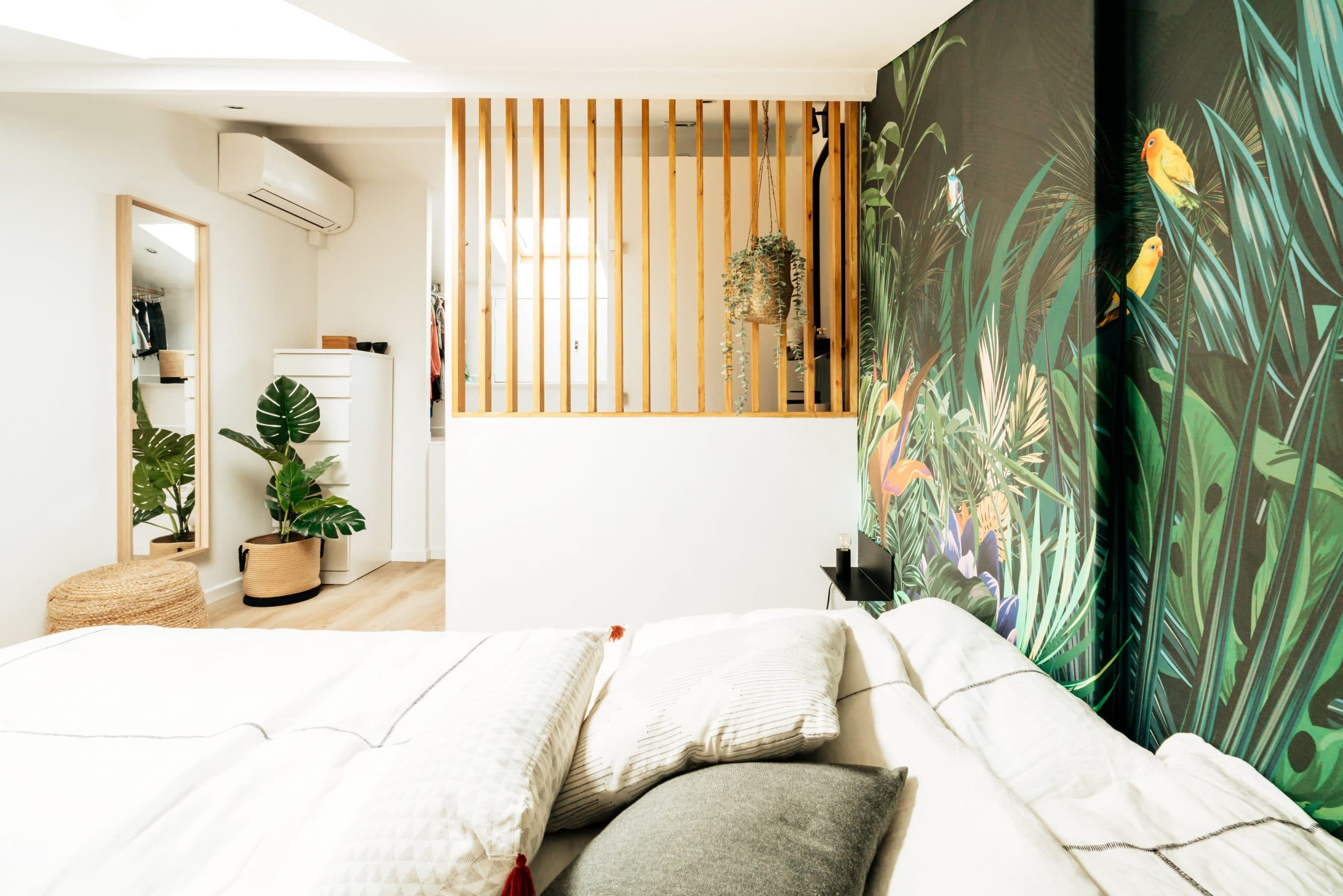 sousletoit-renovation-jeremydugas-architecte-interieur-decoration-travaux-aménagement-montpellier-herault-papier-peint-jungle-wood-deco