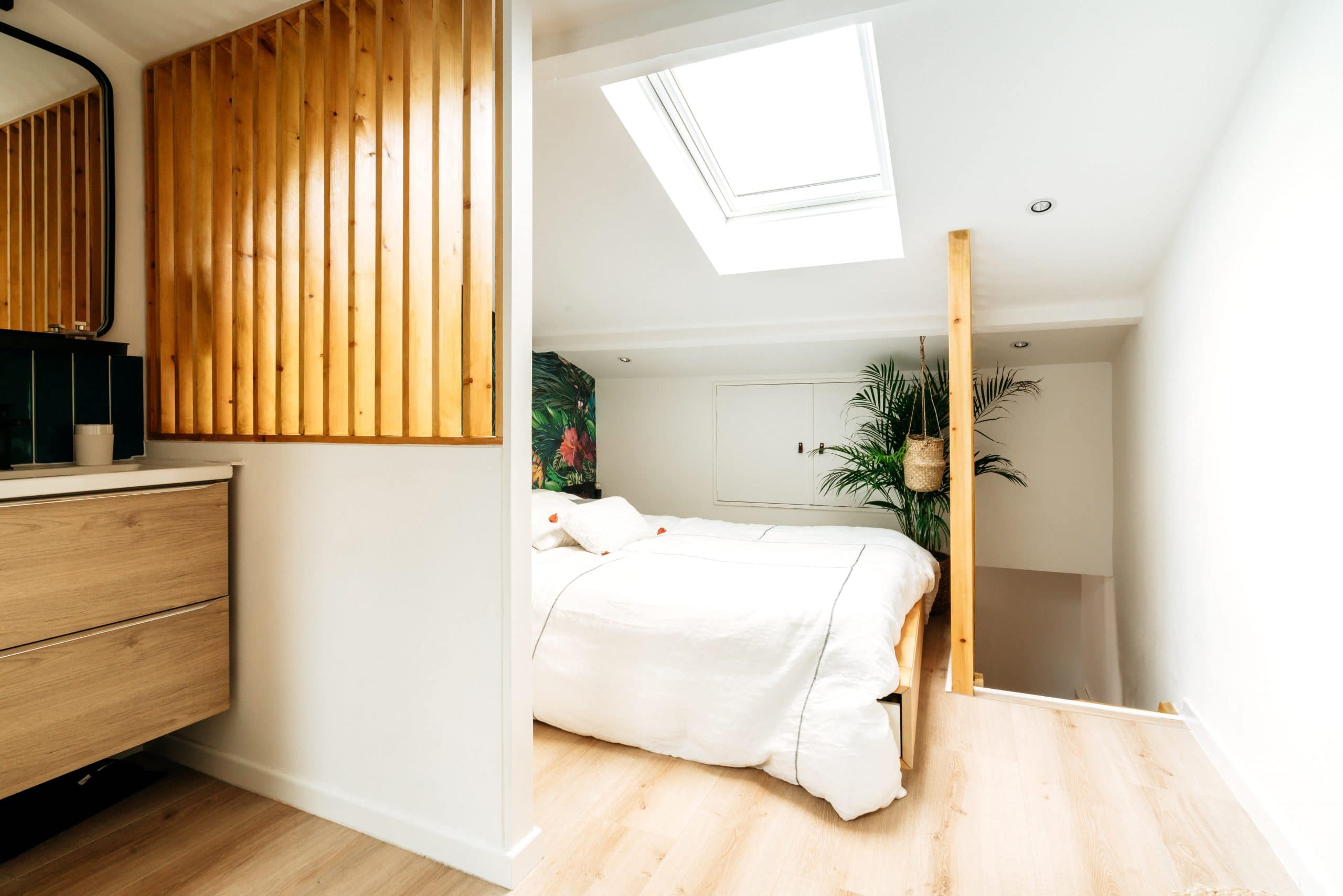 sousletoit-renovation-jeremydugas-architecte-interieur-decoration-travaux-aménagement-montpellier-herault-papier-peint-jungle-wood-leroymerlin