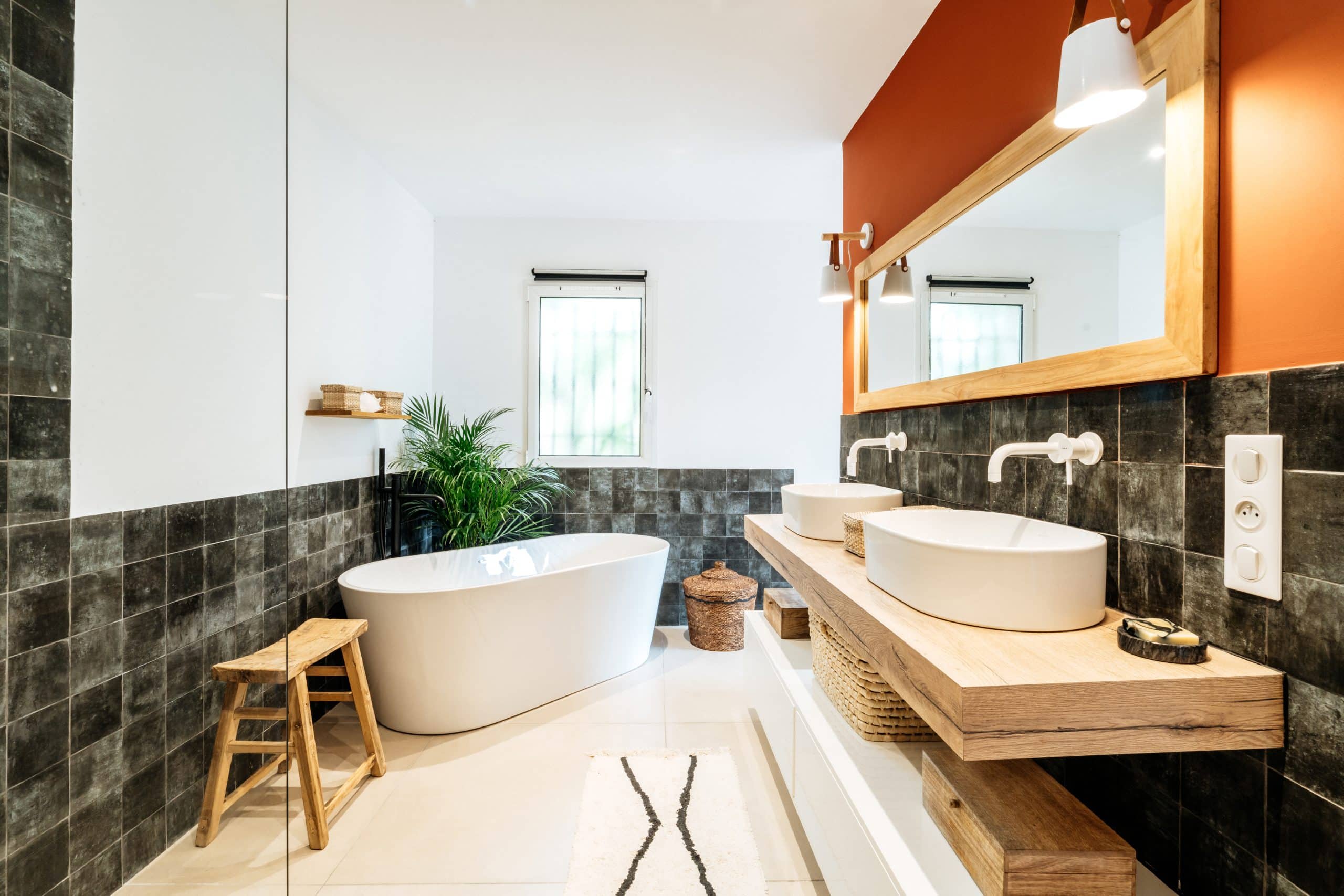 architecte-renovation-montpellier-decoration-travaux-verriere-luminaire-parquet-meuble-salledebain