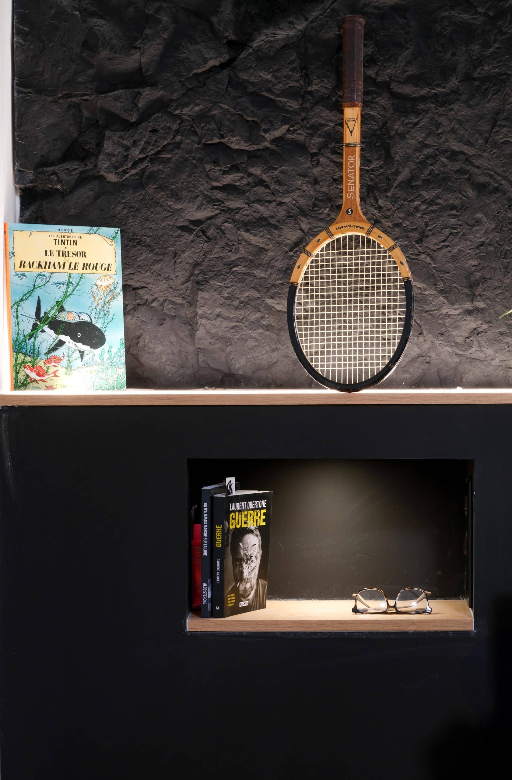 projet-laube-montpellier-amenagement-decoration-sur-mesure-parquet-decor-contemporain-renovation-verrière-courbe-cabinet-curiosite-agencement-cuisine-bois-bleu-eclairage-artificielle