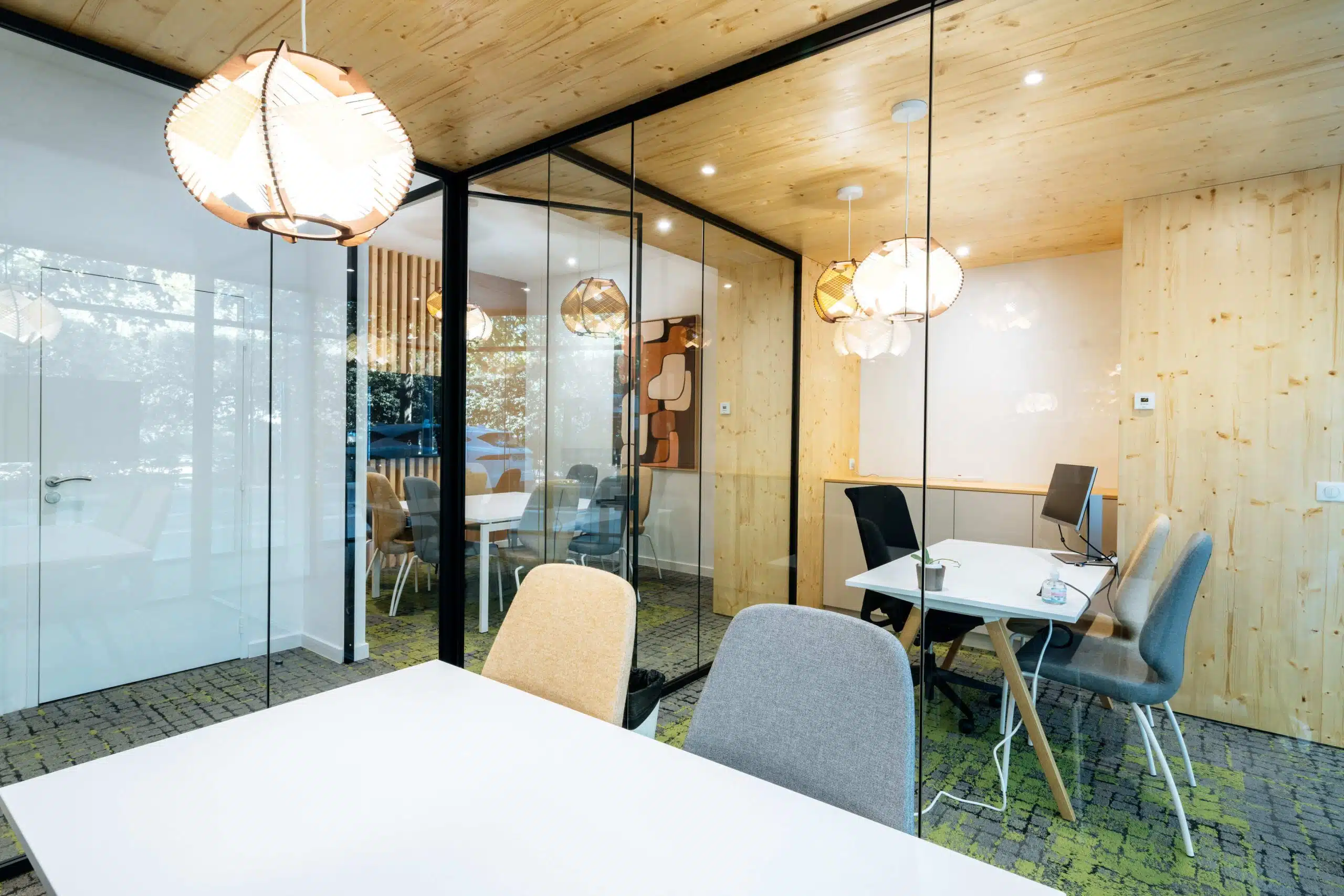 Bureau vitré design réalisé par l’agence Jeremy Dugas pour Nexity Port Marianne à Montpellier