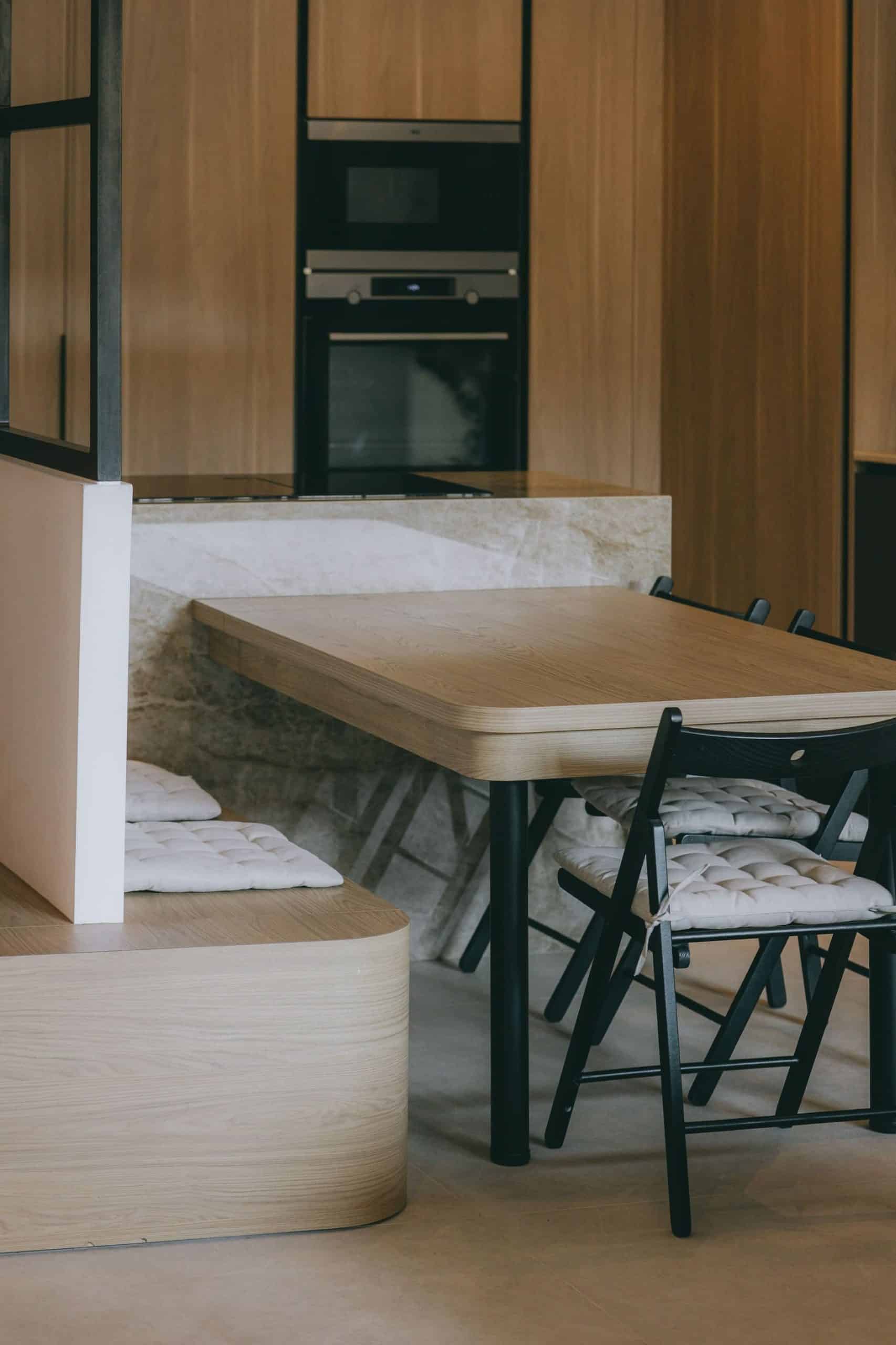 Coin repas sur mesure avec banquette intégrée