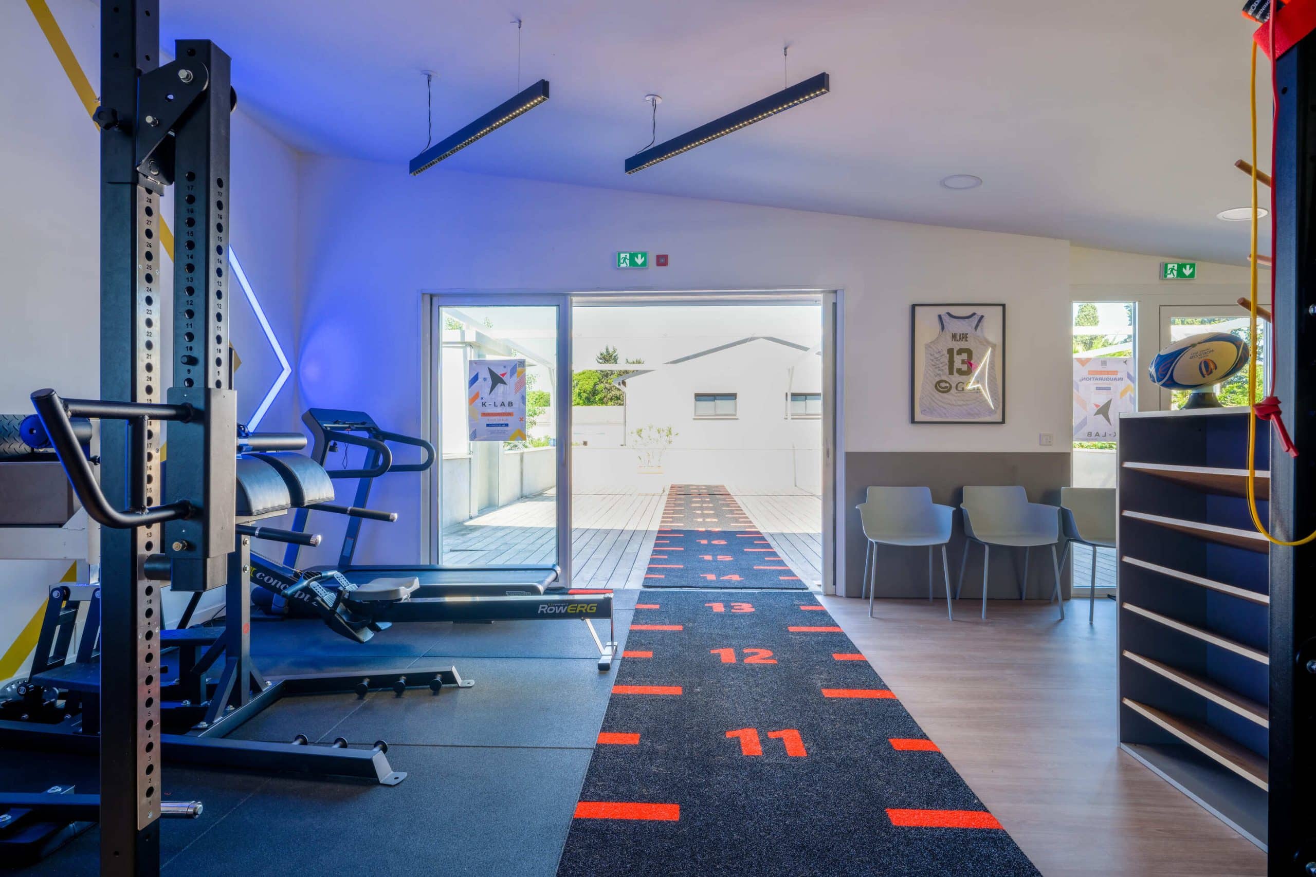 Espace kinésithérapie lumineux avec accès terrasse – Lavérune