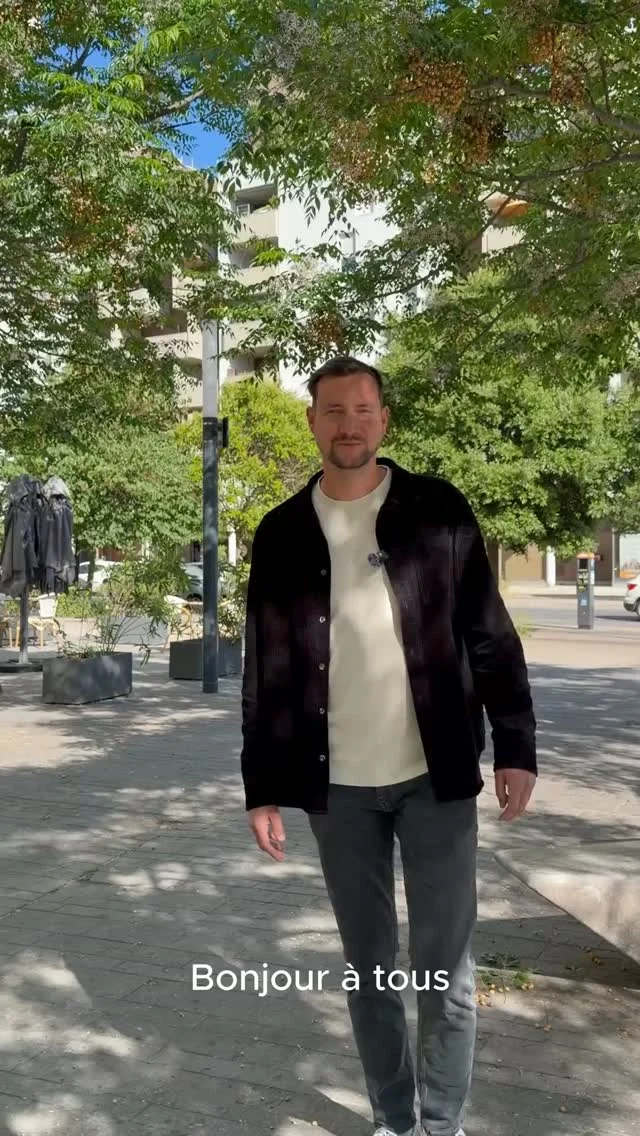 Nous sommes heureux de vous dévoiler ce projet achevé.Chaque détail a été pensé avec soin pour offrir un résultat à la hauteur des attentes de nos clients, qui sont aujourd’hui pleinement satisfaits.
Une belle réalisation que nous sommes fiers de partager avec vous.Un projet en tête ? Discutons en ensemble !
✉️ contact@jeremydugas.fr#architectemontpellier #agencedugas #architecturedinterieurmontpellier #architectedinterieur #designinterieur